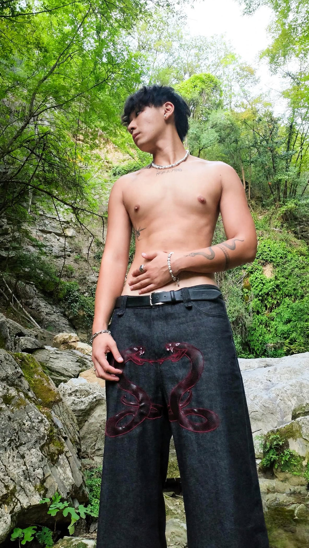 JEANS ANANTA RUBINO * BLACK WITH IMPERIAL PORPORA EMBROIDERY [red edition]
