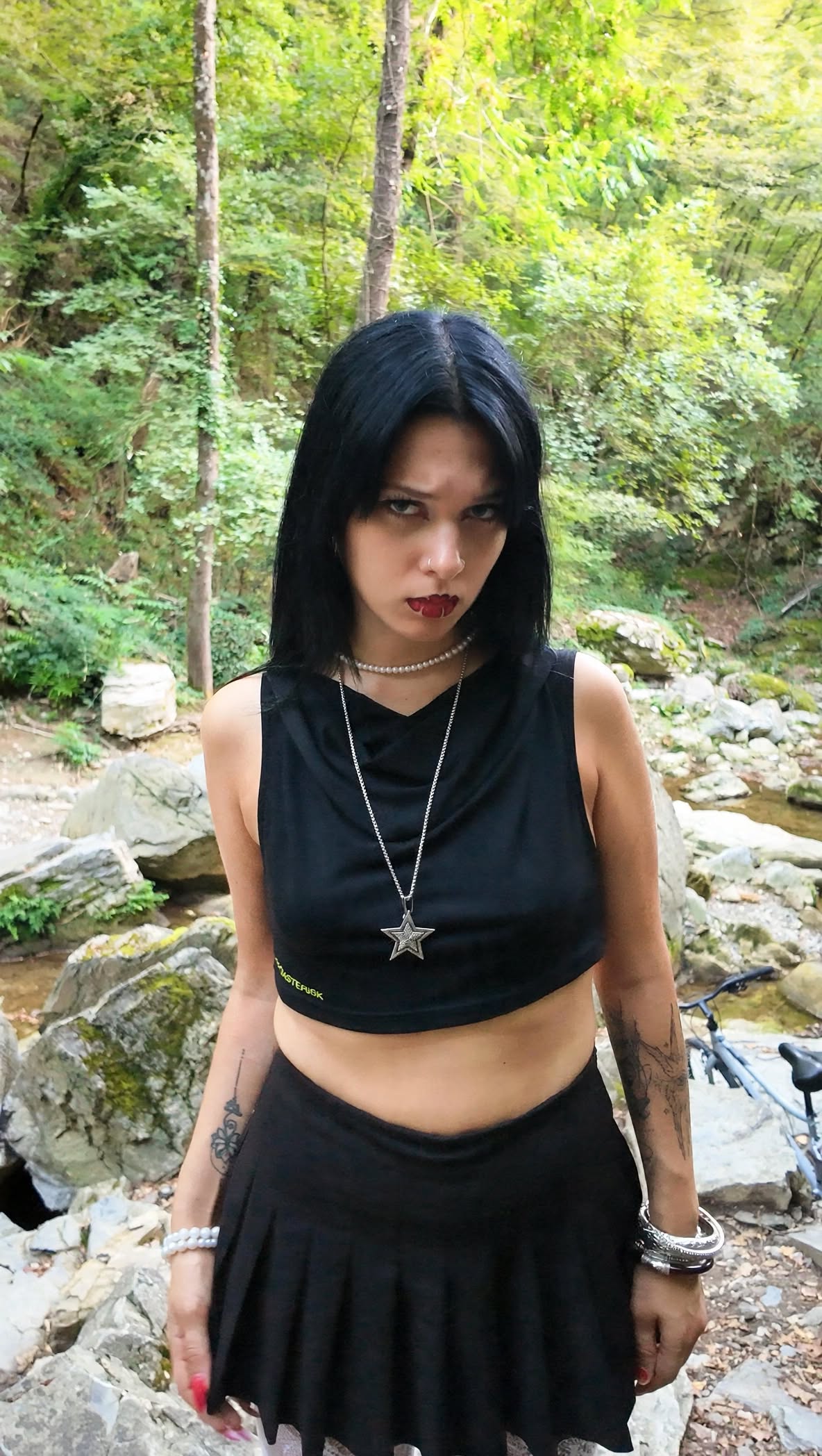ANJALI CROP HOOD  * BLACK